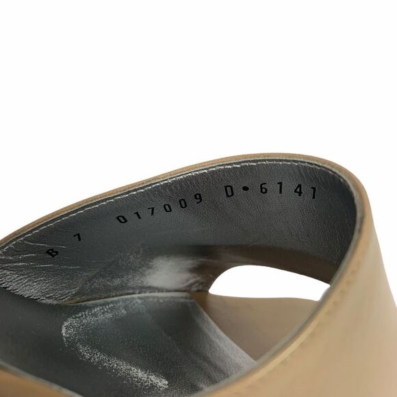 Excellent Bruno Magli Tam Leather Slingback Heel Sandal Size 7 - Picture 5 of 11